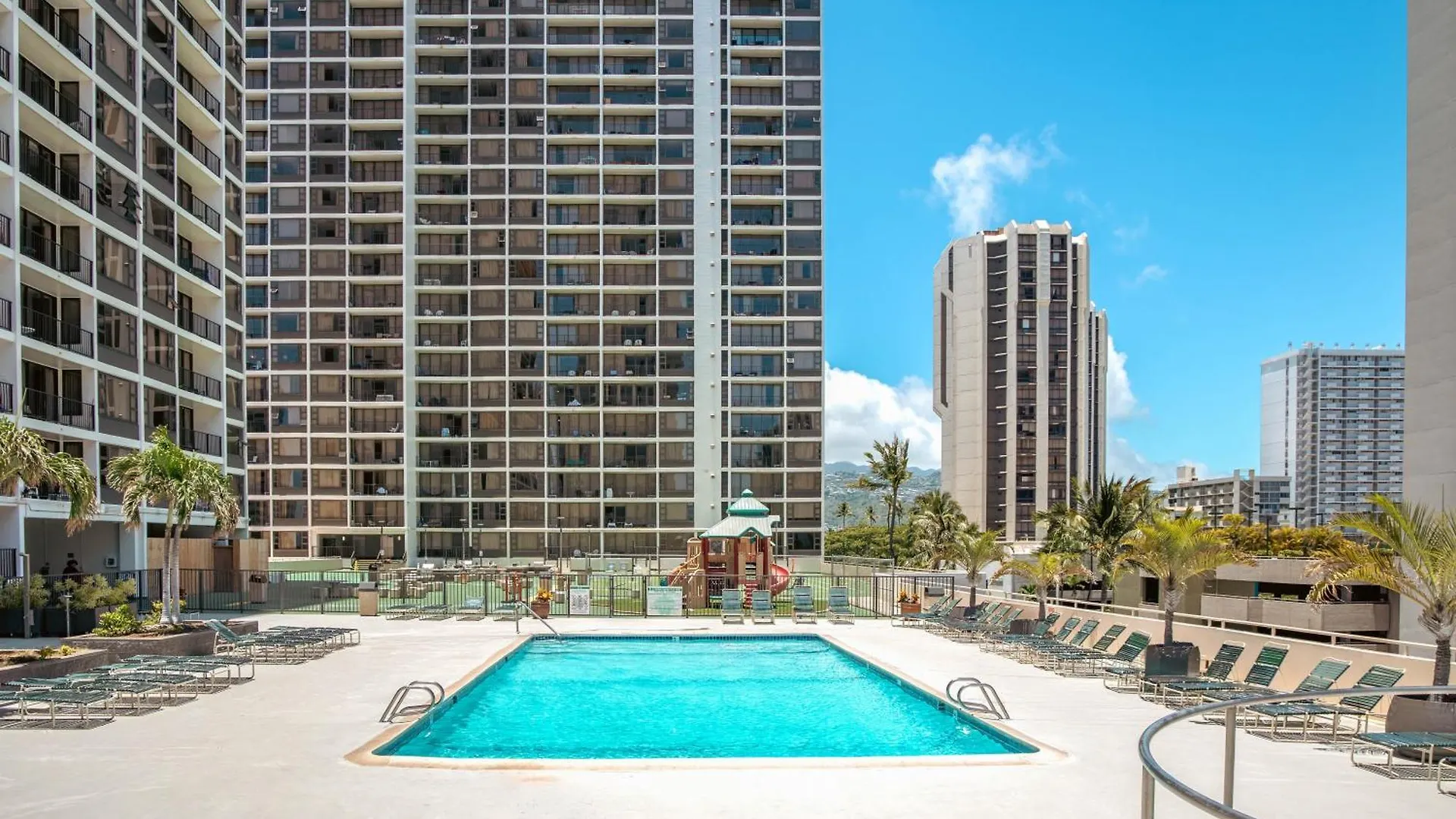 דירה הונולולו Chic Condo Near Waikiki Beach - Free Parking!